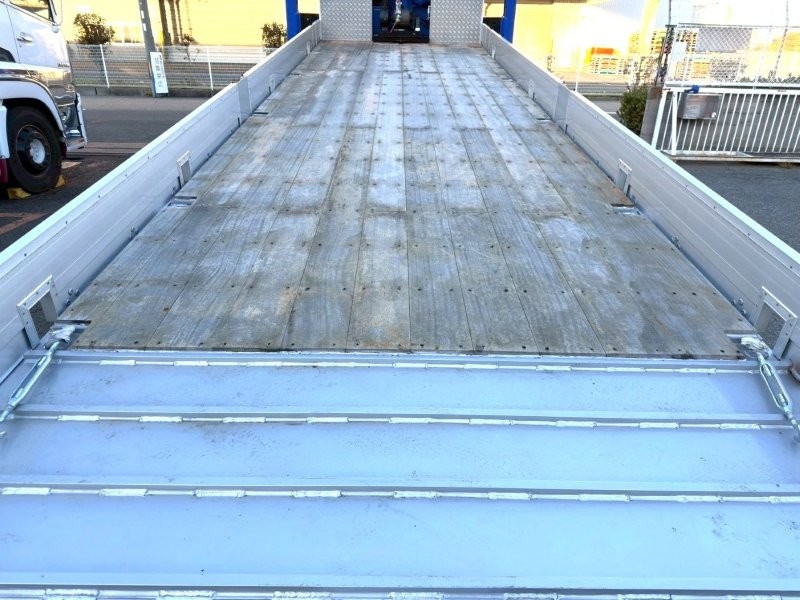 25t仕様　4軸低床　セルフクレーン　自動歩み付