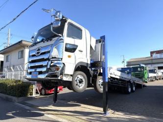 25t仕様　4軸低床　セルフクレーン　自動歩み付