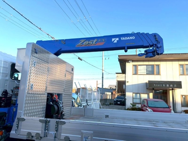 25t仕様　4軸低床　セルフクレーン　自動歩み付