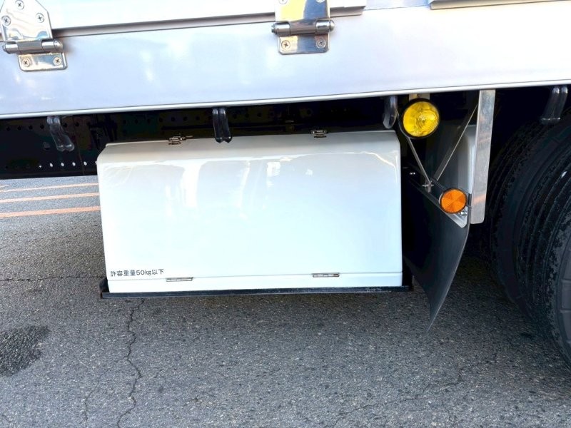 25t仕様　4軸低床　セルフクレーン　自動歩み付