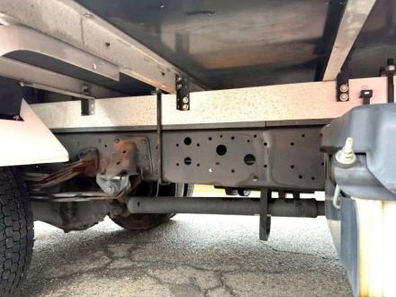 ４t　ワイド　格納ゲート付冷凍バン