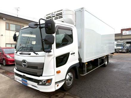 ４t　ワイド　格納ゲート付冷凍バン