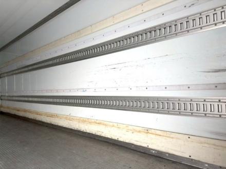 ４t　ワイド　格納ゲート付冷凍バン