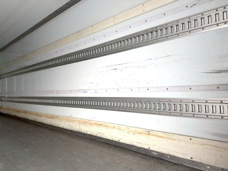 ４t　ワイド　格納ゲート付冷凍バン