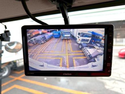 ４t　ワイド　格納ゲート付冷凍バン