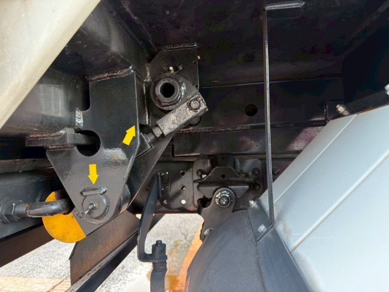 キャンター　６.８m3　プレスパッカー