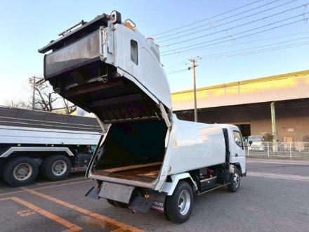 キャンター　６.８m3　プレスパッカー