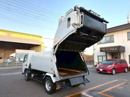 キャンター　６.８m3　プレスパッカー