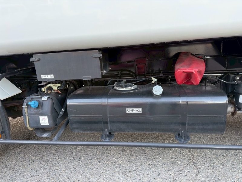 キャンター　６.８m3　プレスパッカー