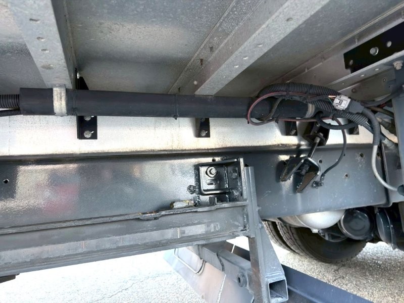 増々トン　ワイド　格納ゲート付　アルミウイング