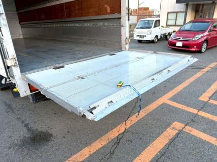 増々トン　ワイド　格納ゲート付　アルミウイング