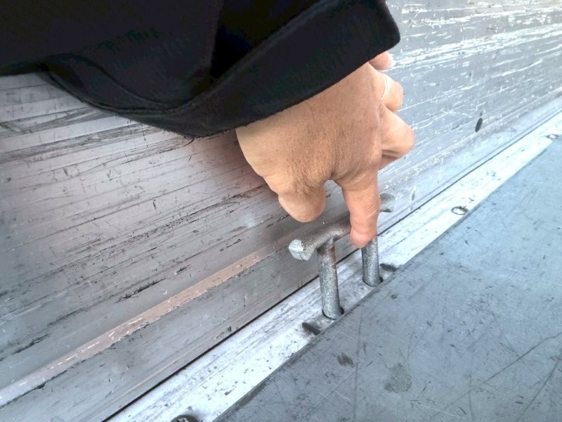 増々トン　ワイド　格納ゲート付　アルミウイング