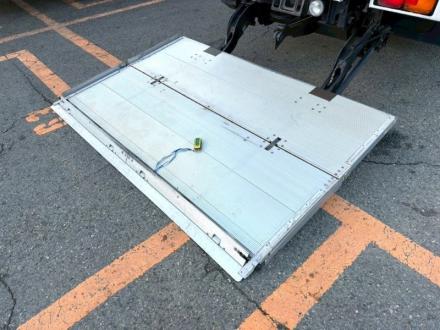 増々トン　ワイド　格納ゲート付　アルミウイング