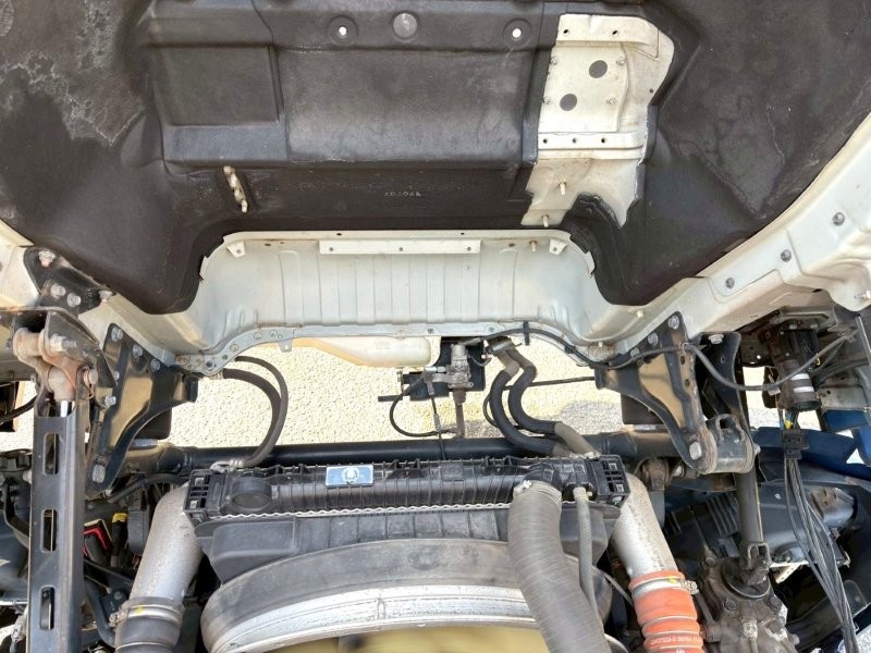 25t仕様　３軸高床　アルミウイング