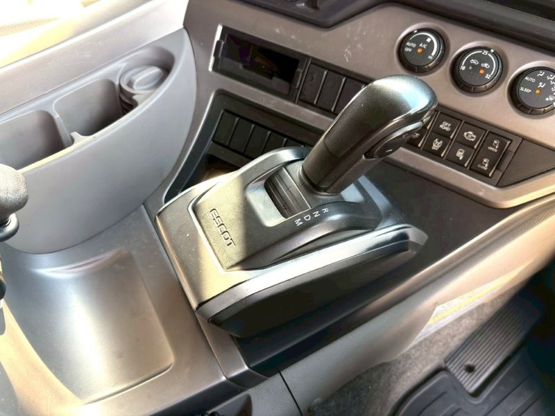 25t仕様　３軸高床　アルミウイング