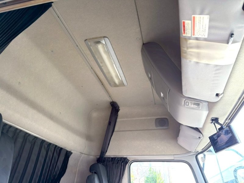 25t仕様　３軸高床　アルミウイング