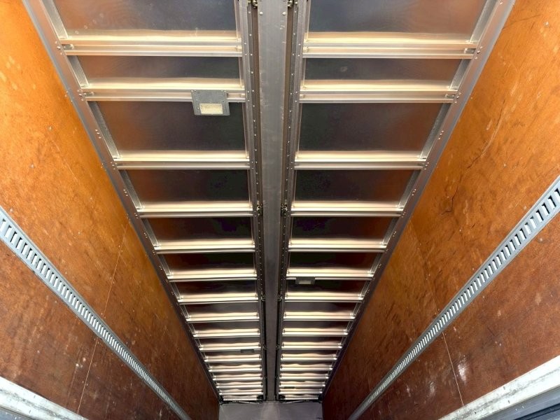 25t仕様　３軸高床　アルミウイング