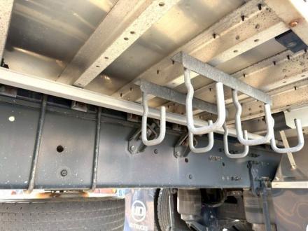 25t仕様　３軸高床　アルミウイング