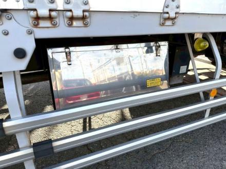 25t仕様　３軸高床　アルミウイング