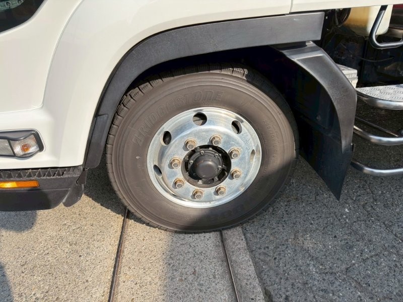 増々トン　クレーン付アルミ平ボデー