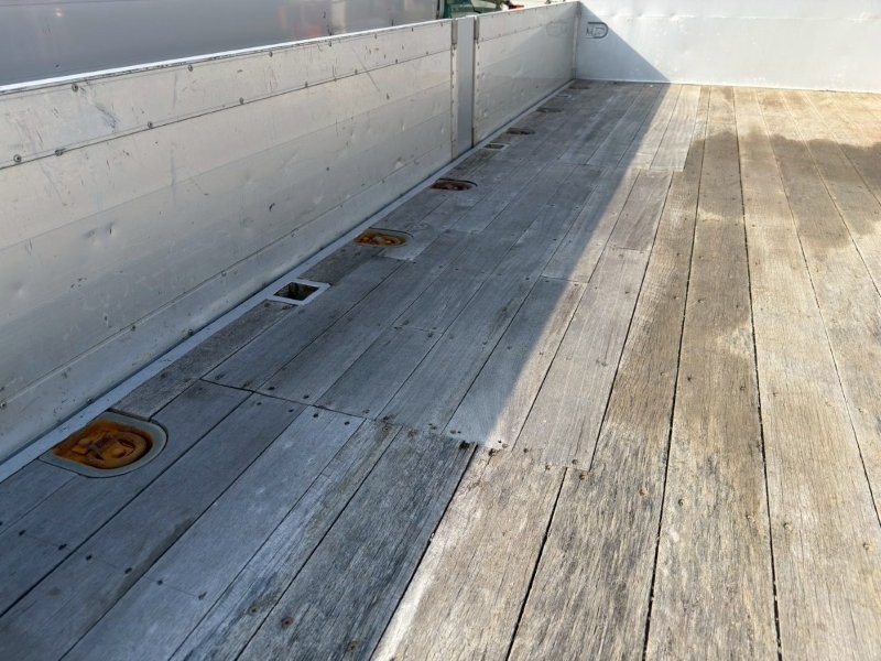 増々トン　クレーン付アルミ平ボデー