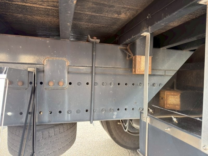 22t仕様　3軸高床　アルミブロック平ボデー