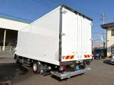 ４t　ワイド　格納ゲート付冷凍バン