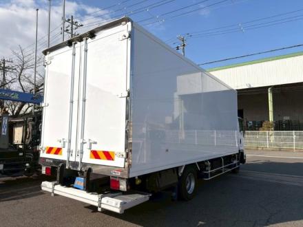 ４t　ワイド　格納ゲート付冷凍バン