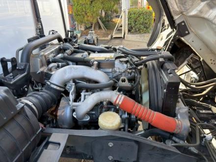 ４t　ワイド　格納ゲート付冷凍バン