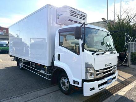 ４t　ワイド　格納ゲート付冷凍バン