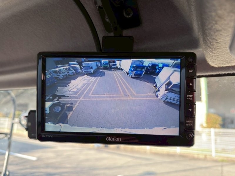 ４t　ワイド　格納ゲート付冷凍バン