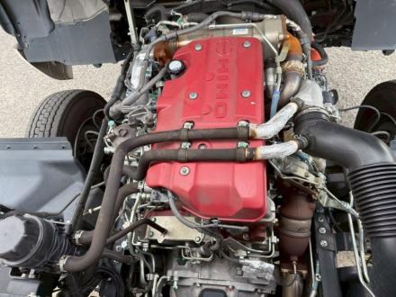 ４t　ワイド　格納ゲート付冷凍バン