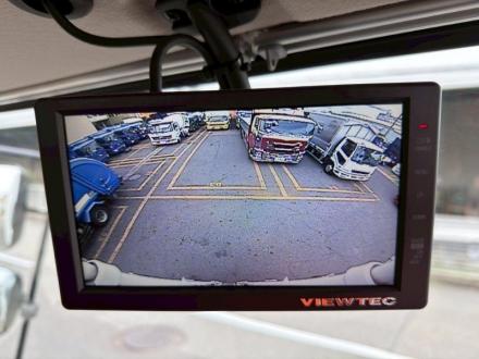 ４t　ワイド　格納ゲート付冷凍バン