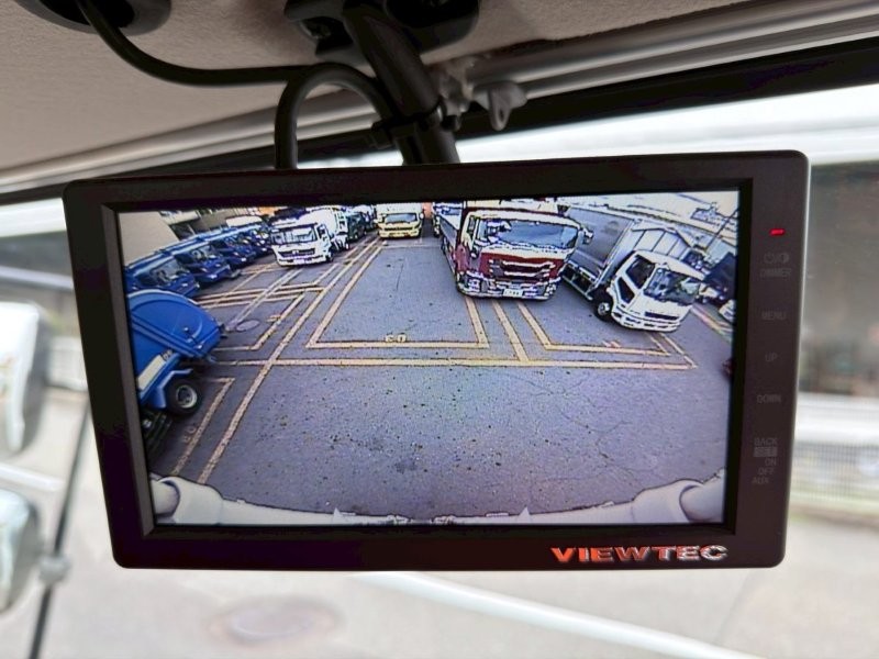 ４t　ワイド　格納ゲート付冷凍バン