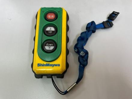 ４t　ワイド　格納ゲート付冷凍バン