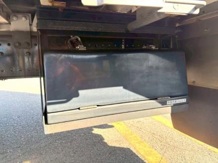 25t仕様　4軸低床　アルミウイング