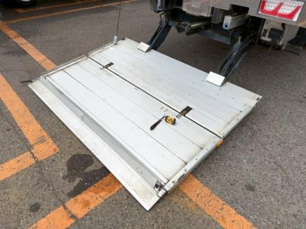 増々トン　ワイド　格納ゲート付　冷凍バン