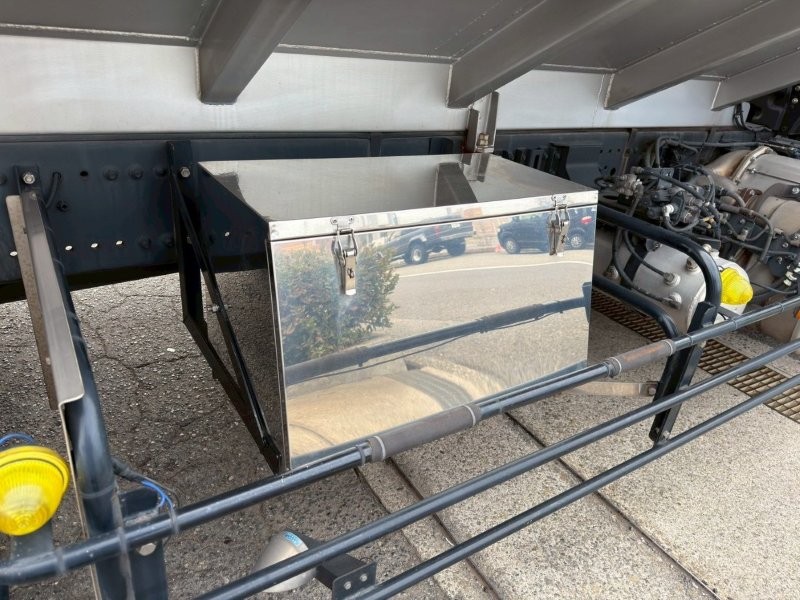 22t仕様　バラ麦運搬車