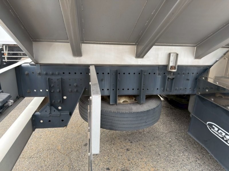 22t仕様　バラ麦運搬車