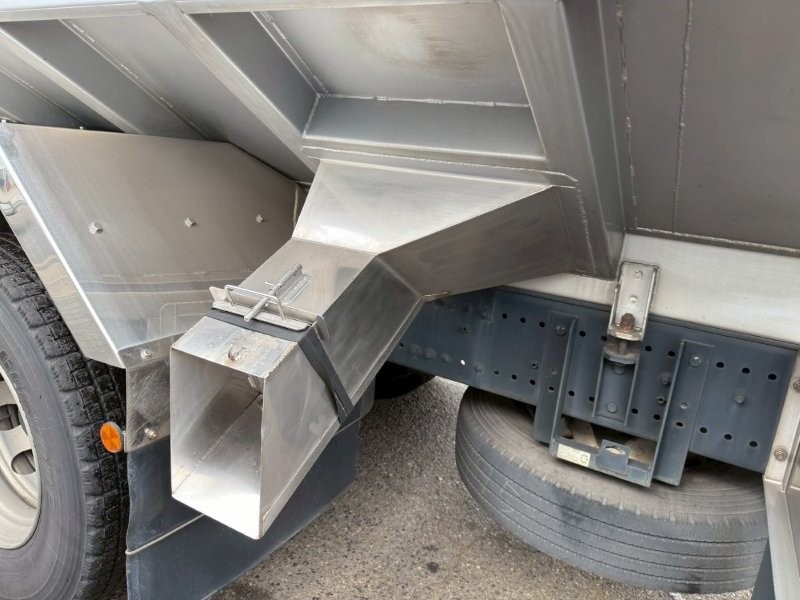 22t仕様　バラ麦運搬車