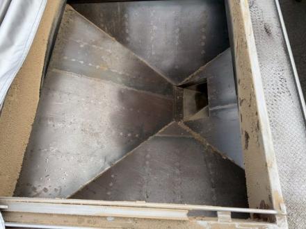 22t仕様　バラ麦運搬車