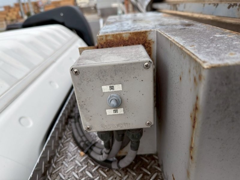 22t仕様　バラ麦運搬車