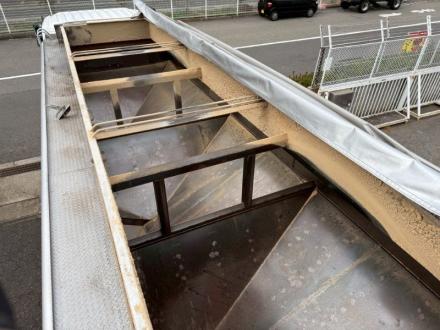 22t仕様　バラ麦運搬車