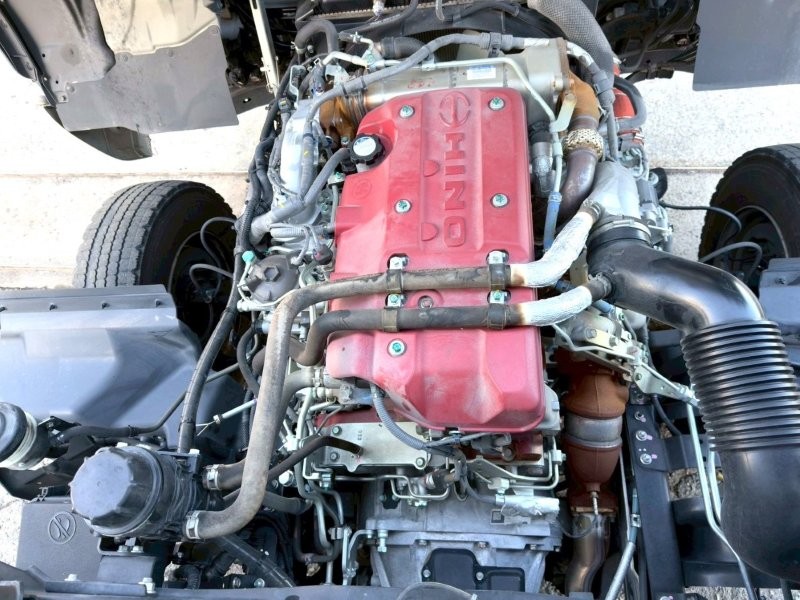 ４t　ワイド　格納ゲート付冷凍バン