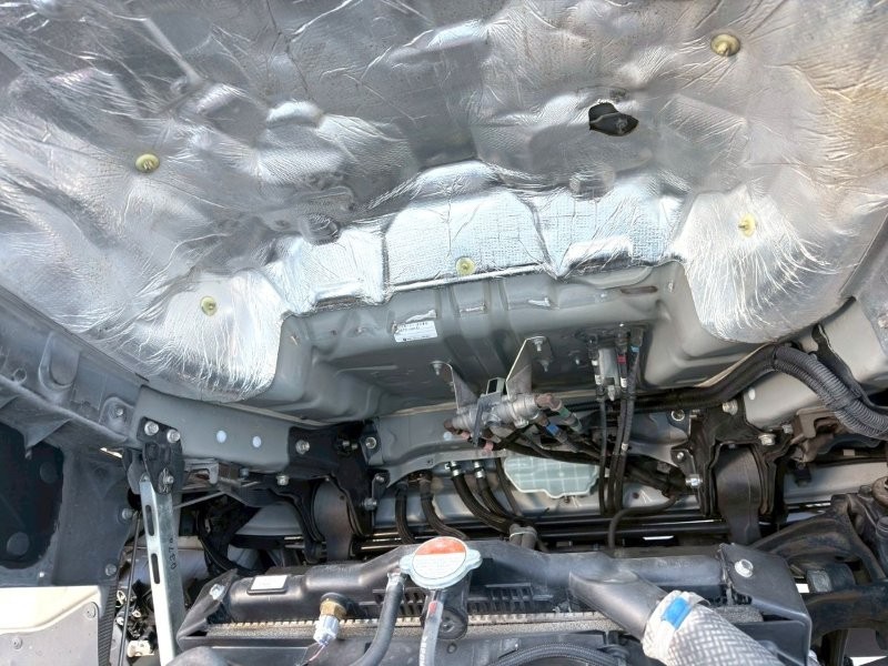 ４t　ワイド　格納ゲート付冷凍バン