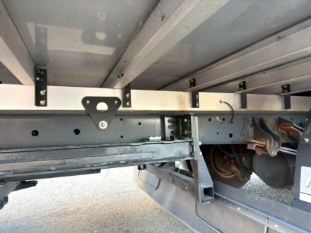 ４t　ワイド　格納ゲート付冷凍バン