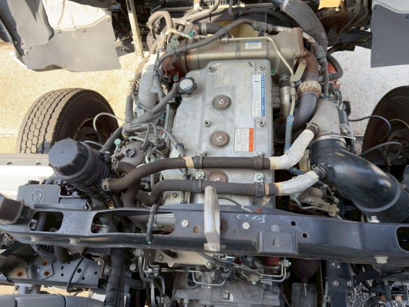 ４t　ワイド　格納ゲート付冷凍バン