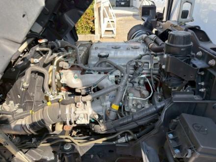 ４t　ワイド　格納ゲート付冷凍バン