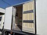 ４t　ワイド　格納ゲート付冷凍バン