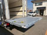 ４t　ワイド　格納ゲート付冷凍バン